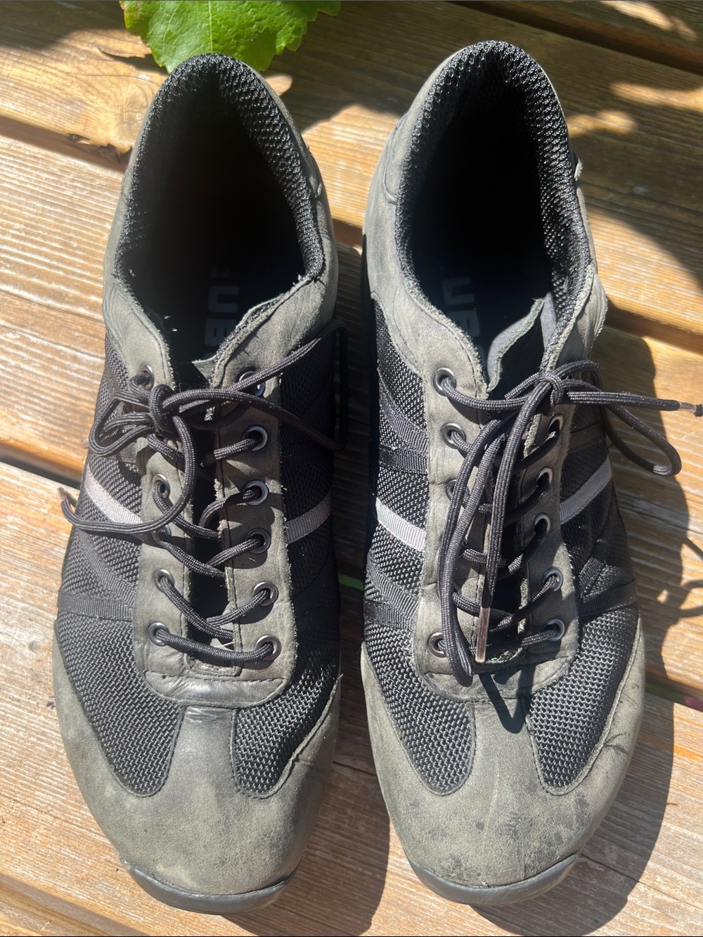 Tsubo Men's Gray and Black Mesh Lace-Up Sneakers
